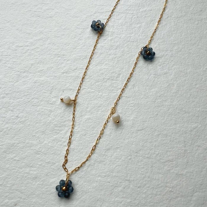 Łańcuszek Stokrotka Szafir & Masa perłowa