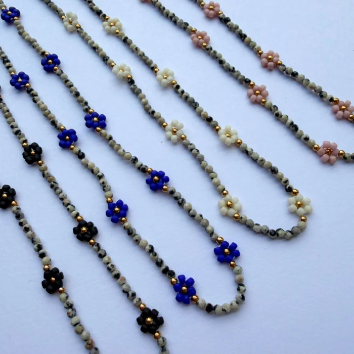 CHOKER Z JASPISU Z MINI STOKROTKAMI